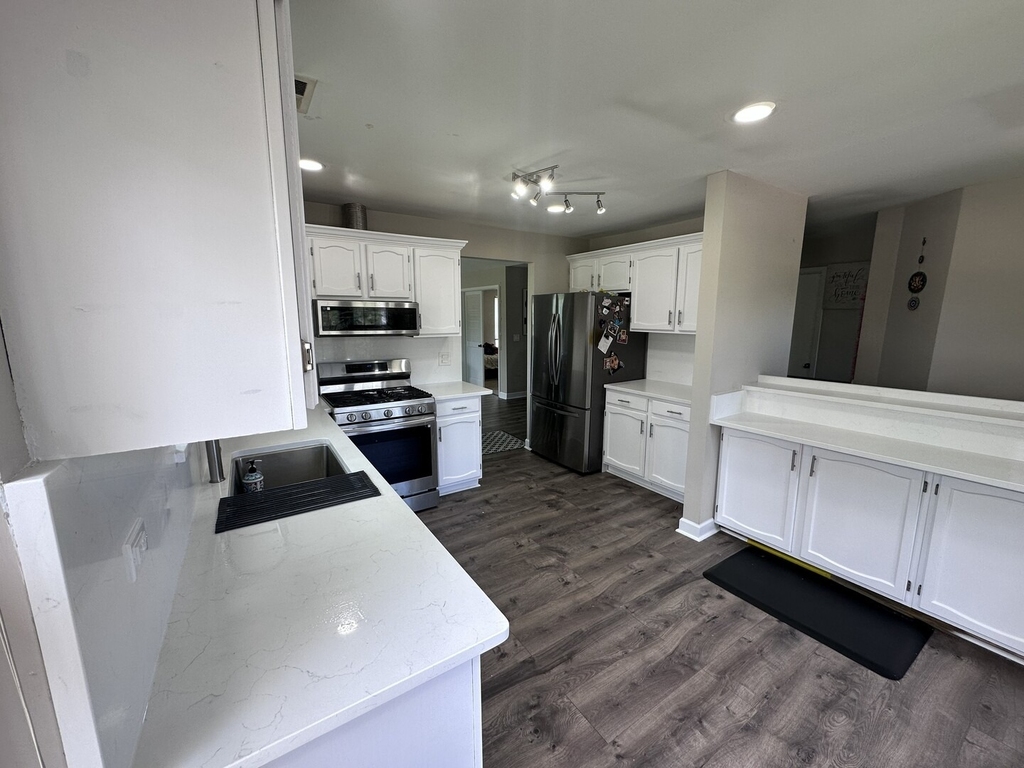 202 E Fabish Drive - Photo 1