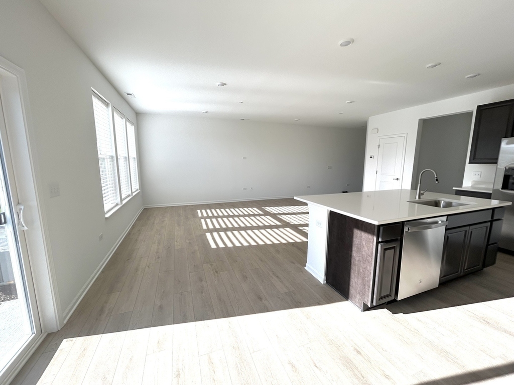 612 Cassia Court - Photo 4