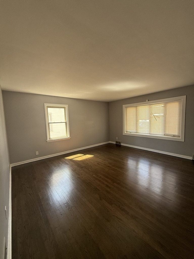 18343 Oakwood Avenue - Photo 12