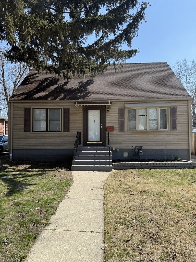 18343 Oakwood Avenue - Photo 0