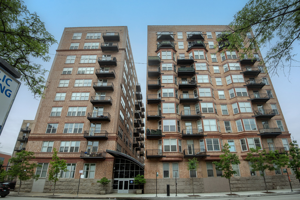 500 S Clinton Street - Photo 0