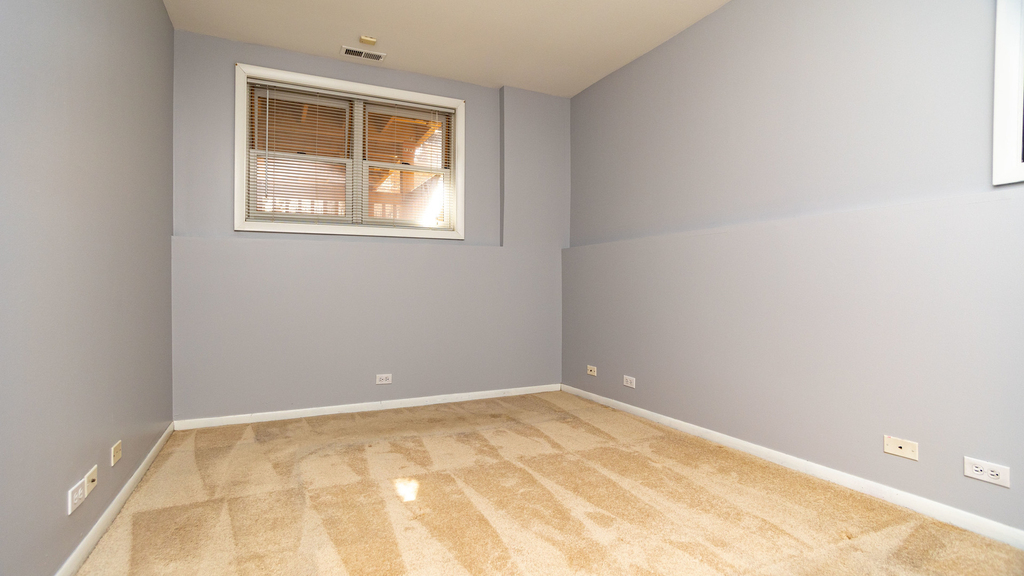 1423 W Melrose Street - Photo 6