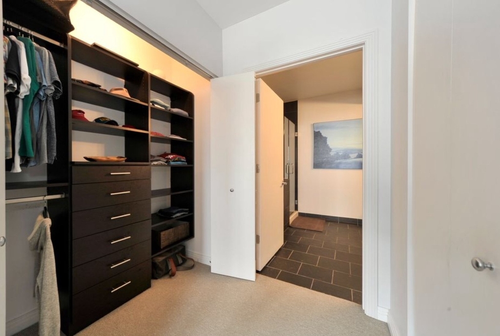 565 W Quincy Street - Photo 6