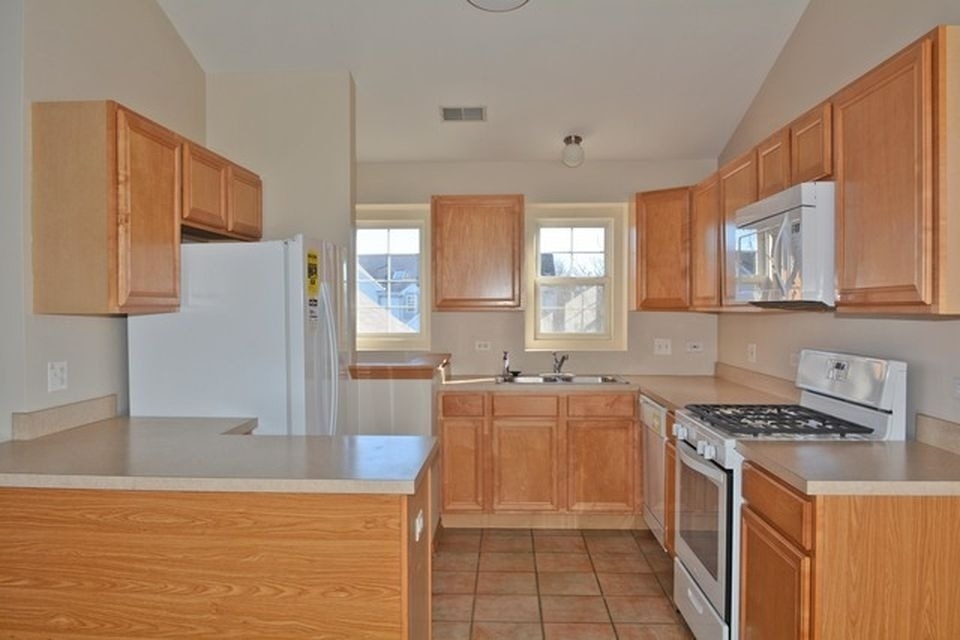 2527 Sheehan Drive - Photo 2