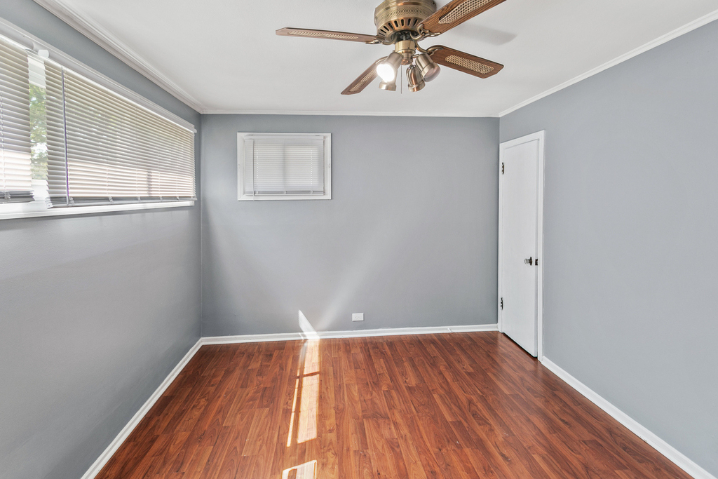 17561 Hillside Avenue - Photo 6