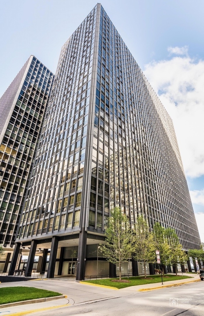 910 N Lake Shore Drive - Photo 40