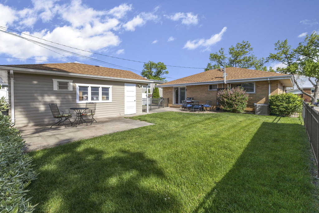10813 Berkshire Street - Photo 15