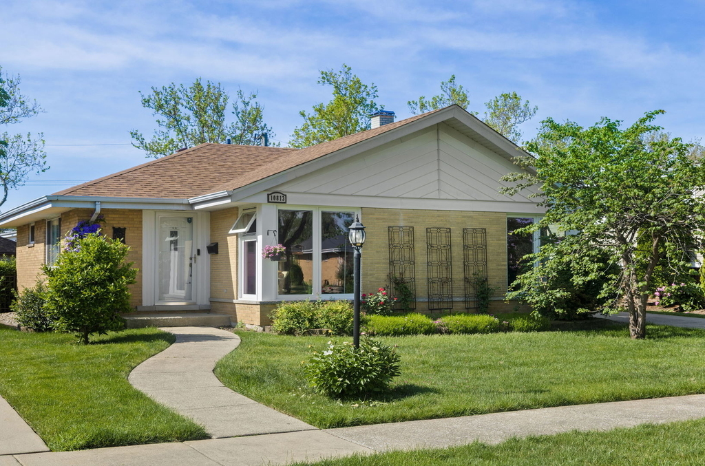 10813 Berkshire Street - Photo 0