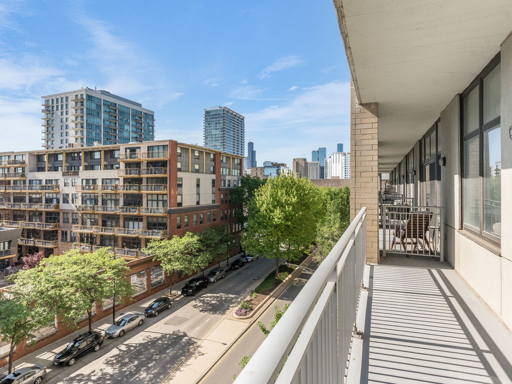 212 E Cullerton Street - Photo 10