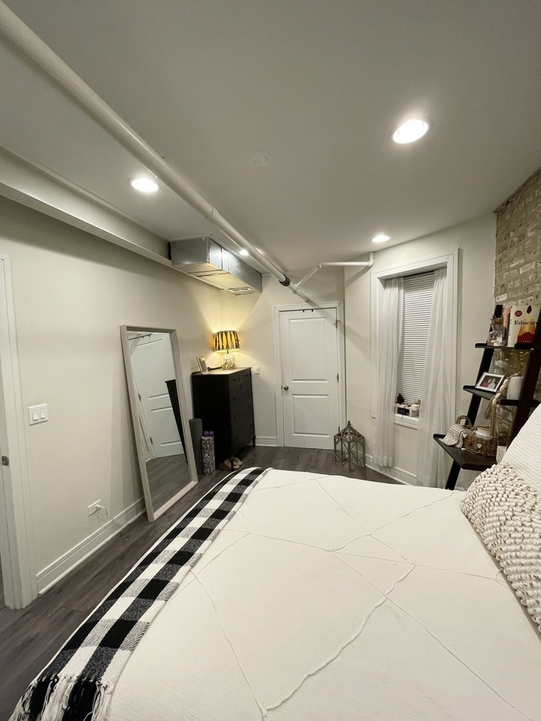 1931 N Hoyne Avenue - Photo 9