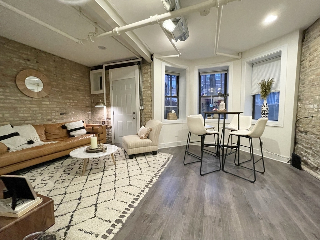 1931 N Hoyne Avenue - Photo 2