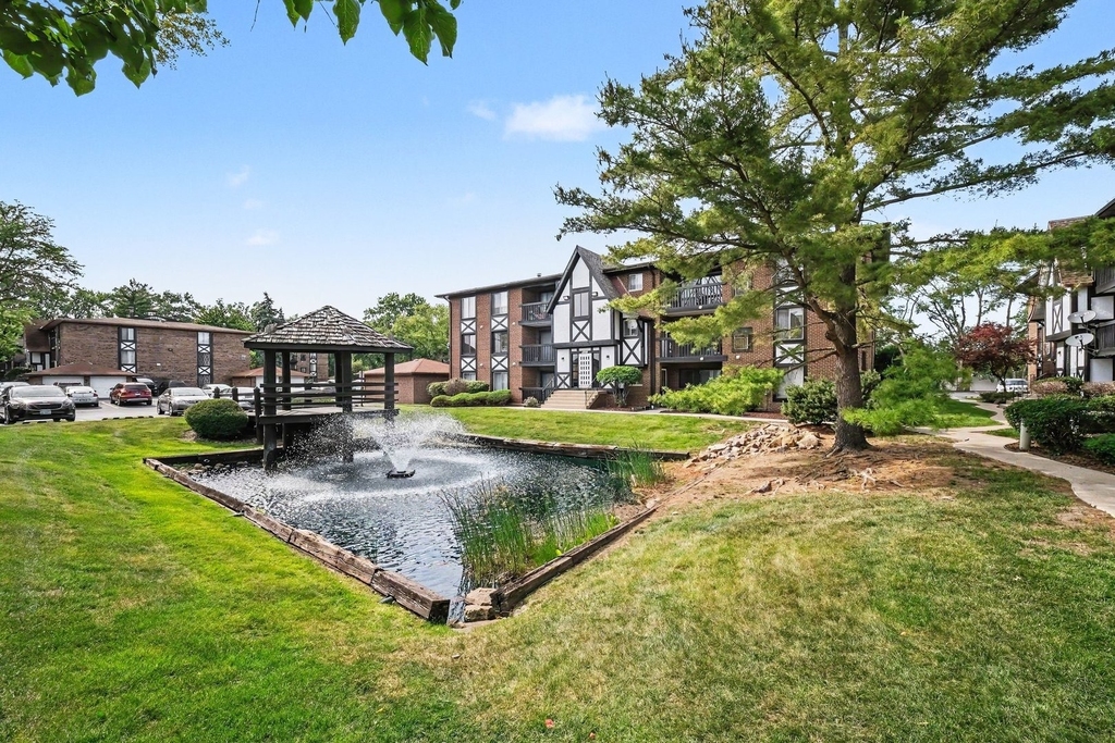 13615 Royal Court - Photo 1