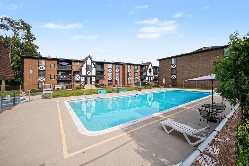 13615 Royal Court - Photo 2