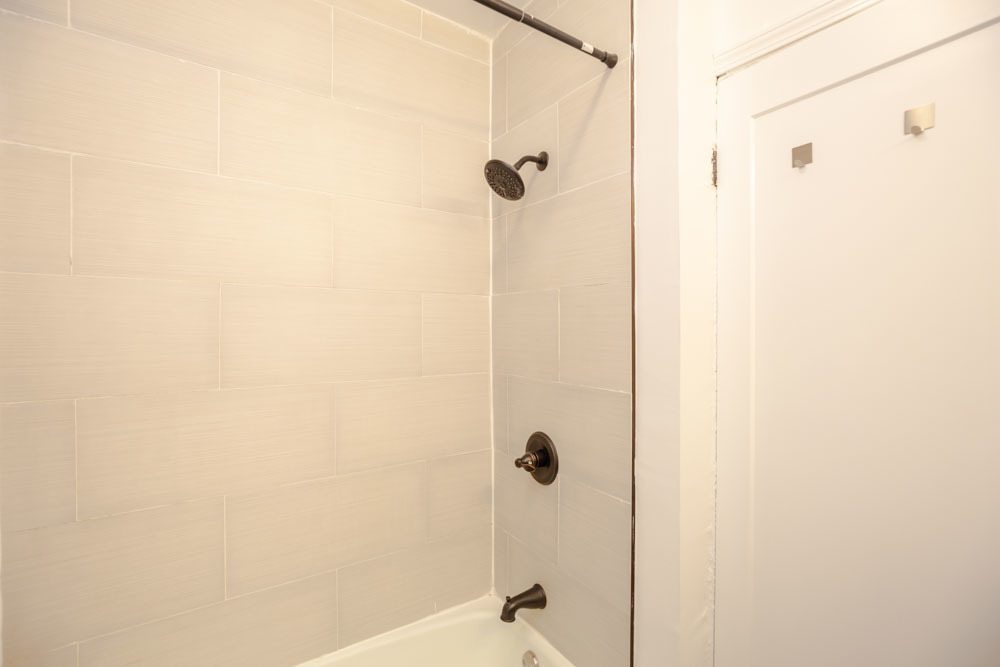 1504 N Dearborn Parkway - Photo 5