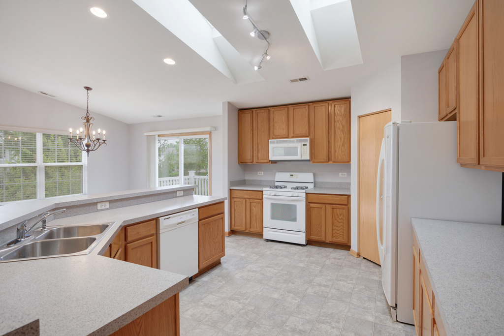 2614 Loren Lane - Photo 3