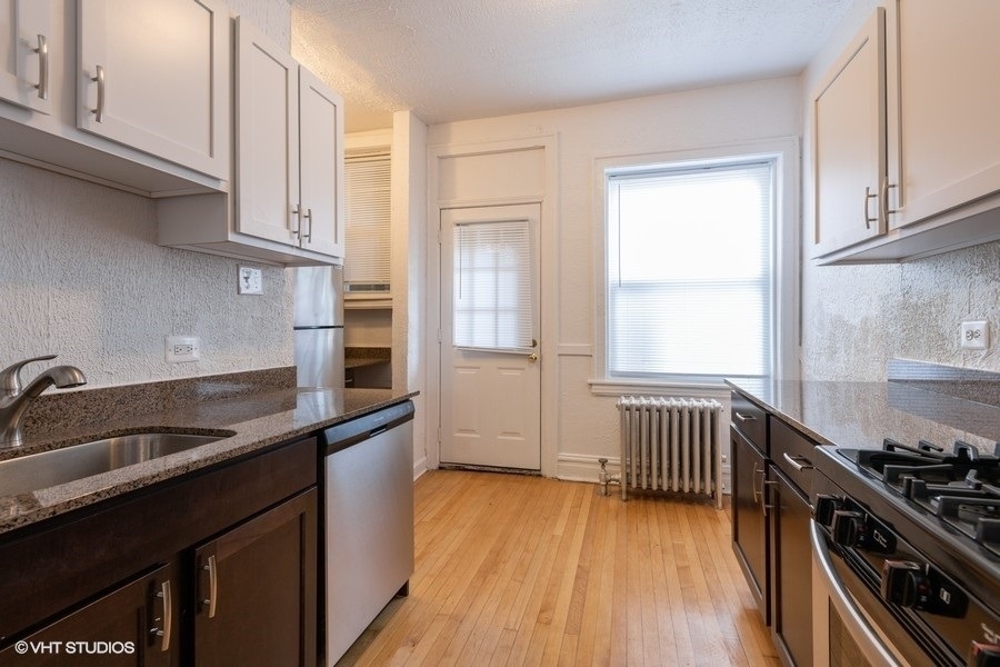 2922 N Albany Avenue - Photo 1