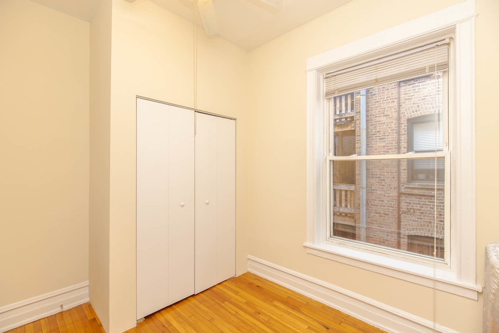 4613 N Ashland Avenue - Photo 3