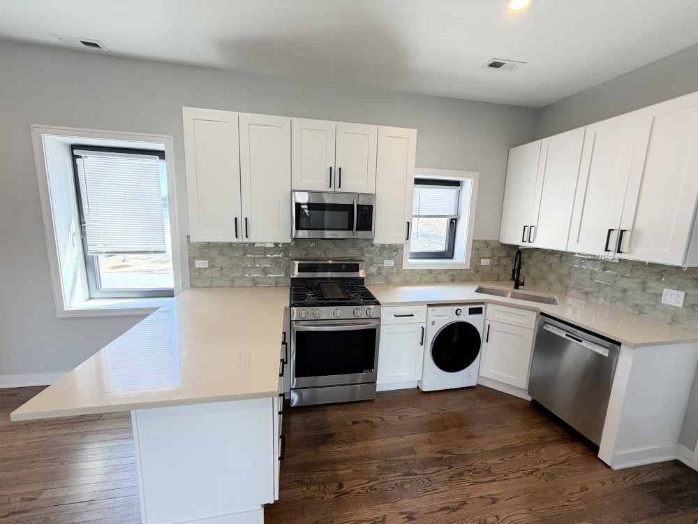 5209 N Milwaukee Avenue - Photo 1