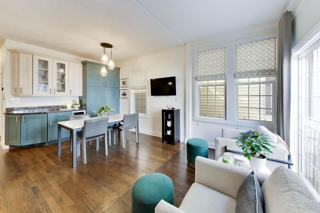 3104 N Southport Avenue - Photo 15