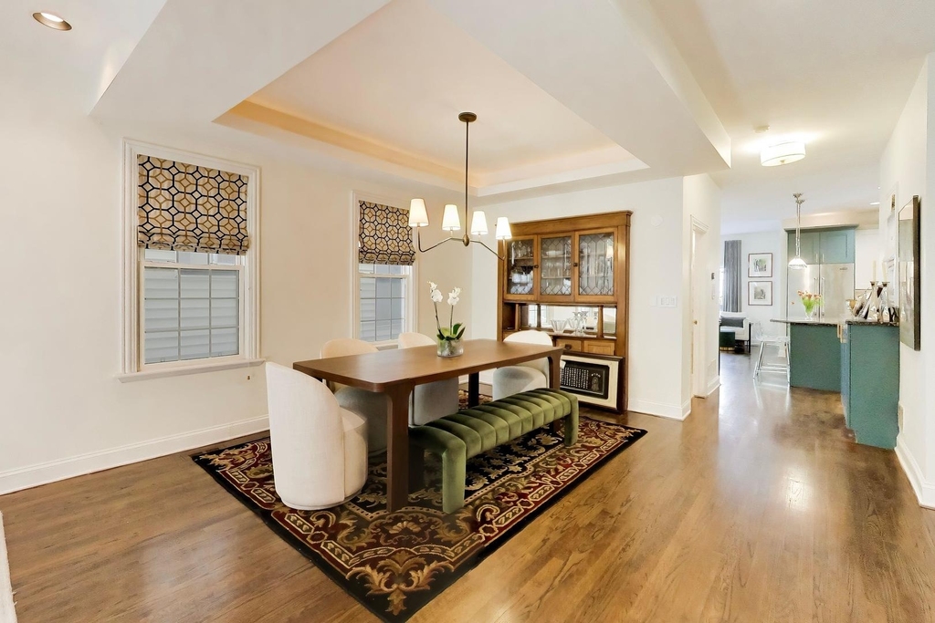 3104 N Southport Avenue - Photo 6