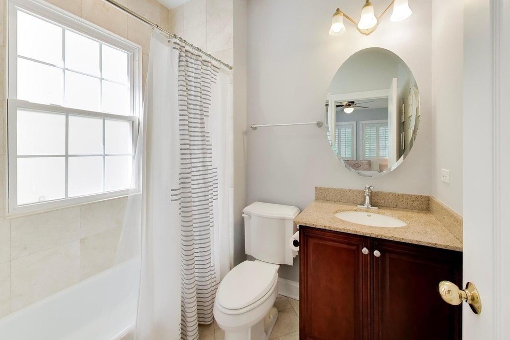 3104 N Southport Avenue - Photo 20