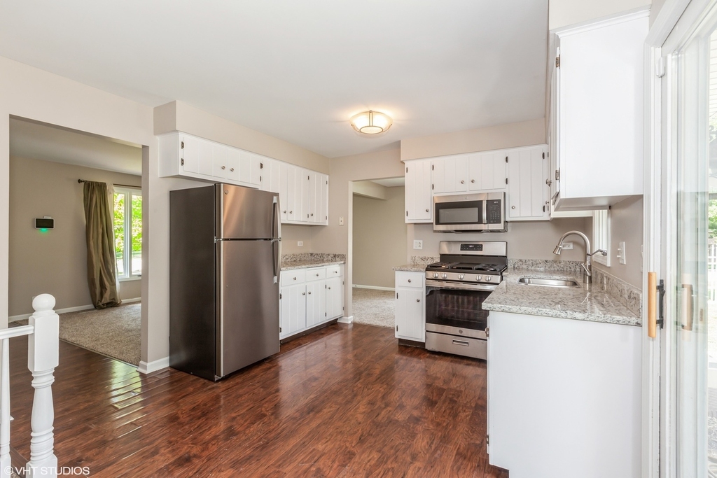 98 Quail Hollow Court - Photo 4