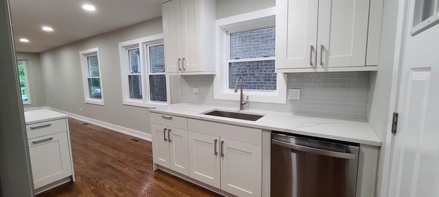 5144 N Avers Avenue - Photo 3