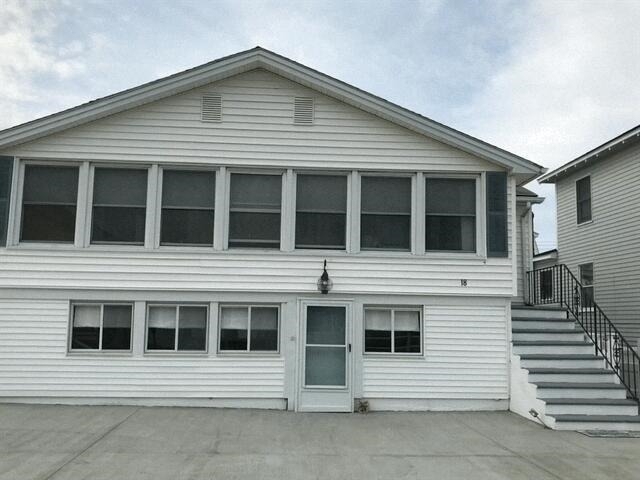 18 Lowell - Photo 0