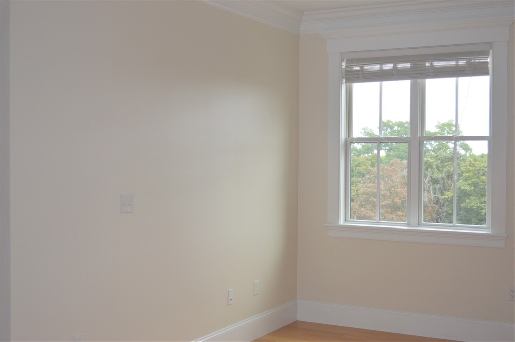 2 Silver - Photo 4