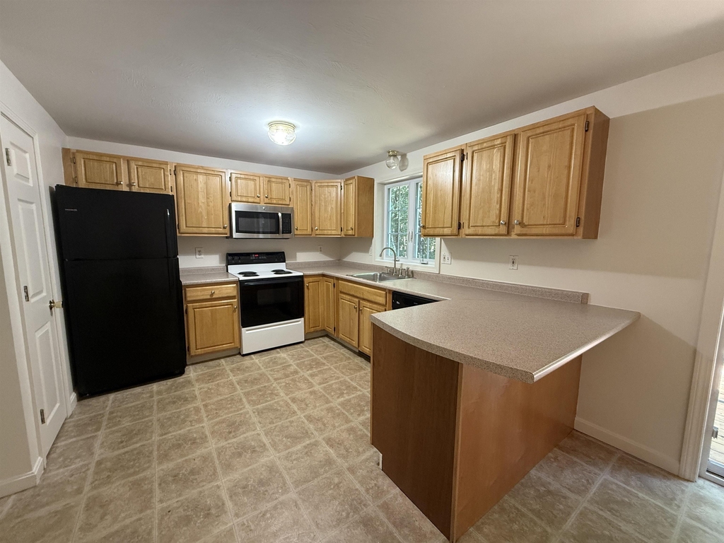 144 Main - Photo 5