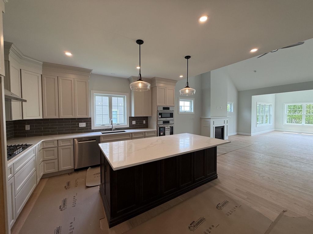 8 Madison - Photo 11