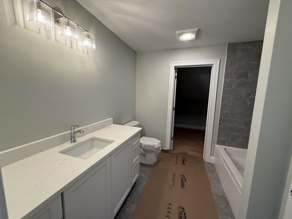 8 Madison - Photo 15