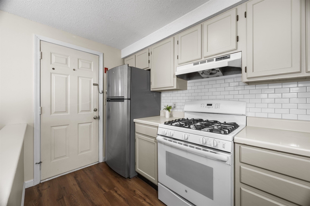 50 Brookside - Photo 2
