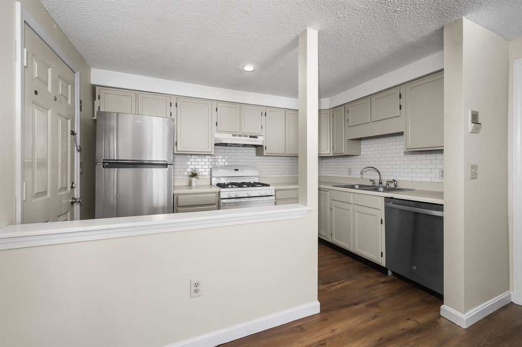 50 Brookside - Photo 3