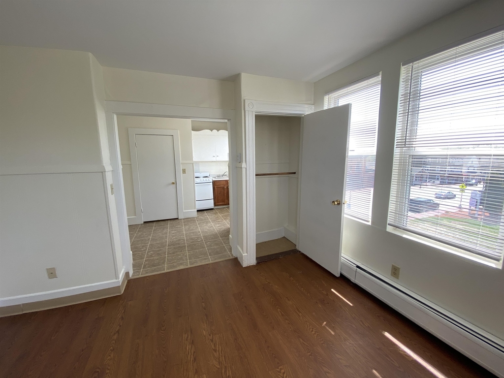 15 West Broadway - Photo 23