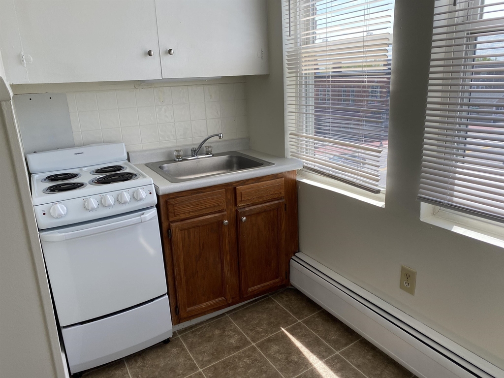 15 West Broadway - Photo 8