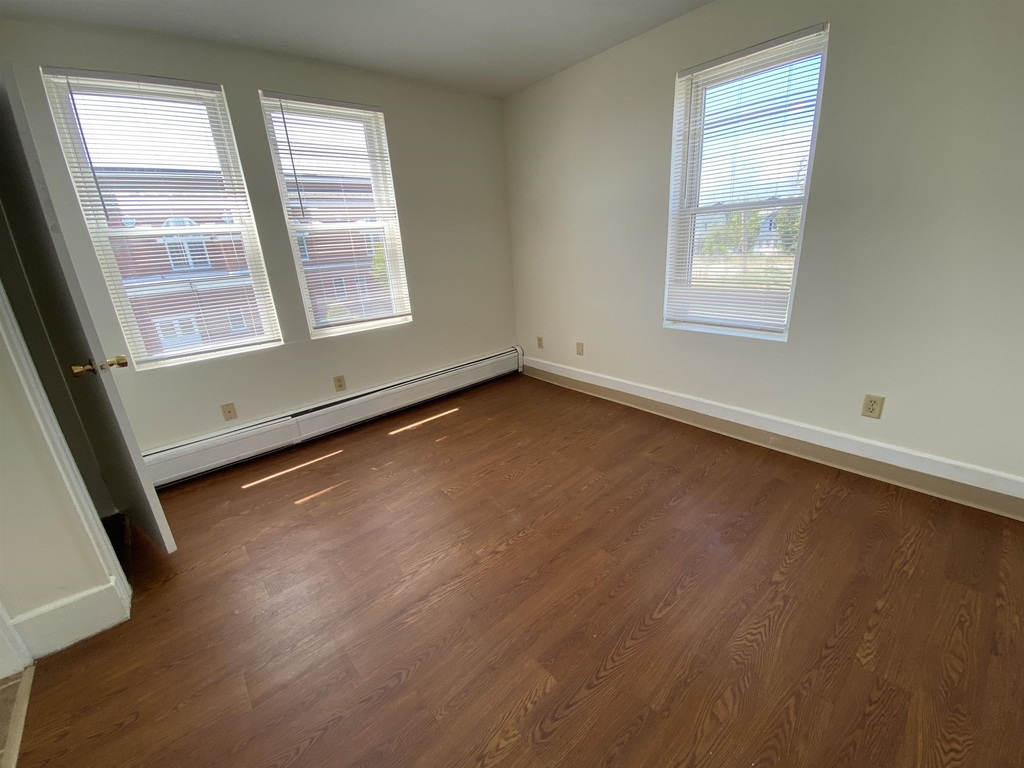 15 West Broadway - Photo 19