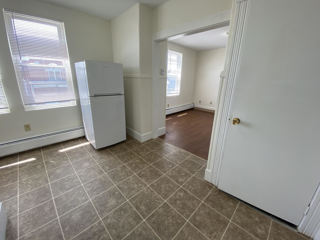 15 West Broadway - Photo 16