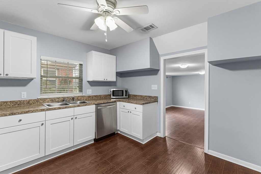 709 1/2 Gale Street - Photo 8
