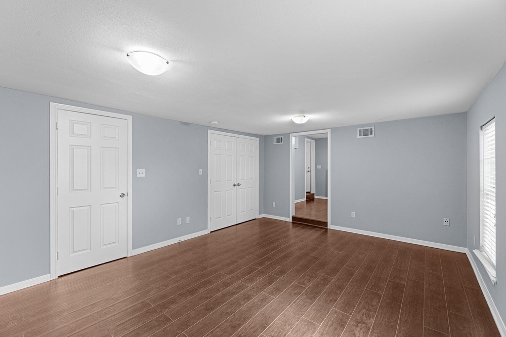 709 1/2 Gale Street - Photo 2