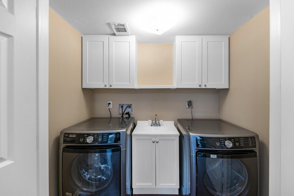 709 1/2 Gale Street - Photo 1
