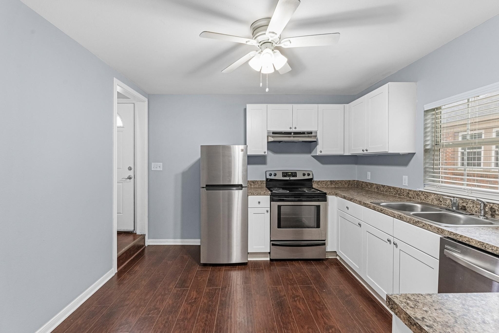 709 1/2 Gale Street - Photo 4