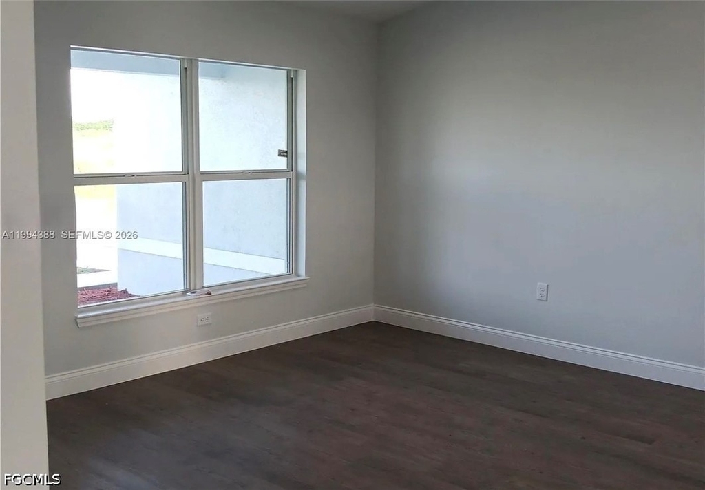 634 Royce Road - Photo 4