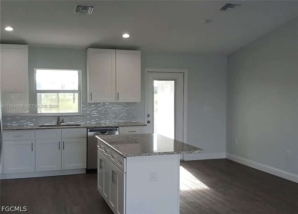 634 Royce Road - Photo 3