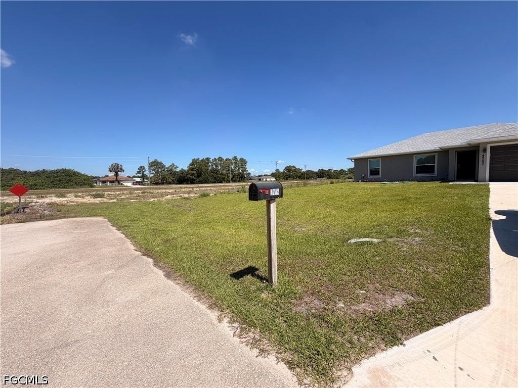 4702 Loraine Avenue S - Photo 2