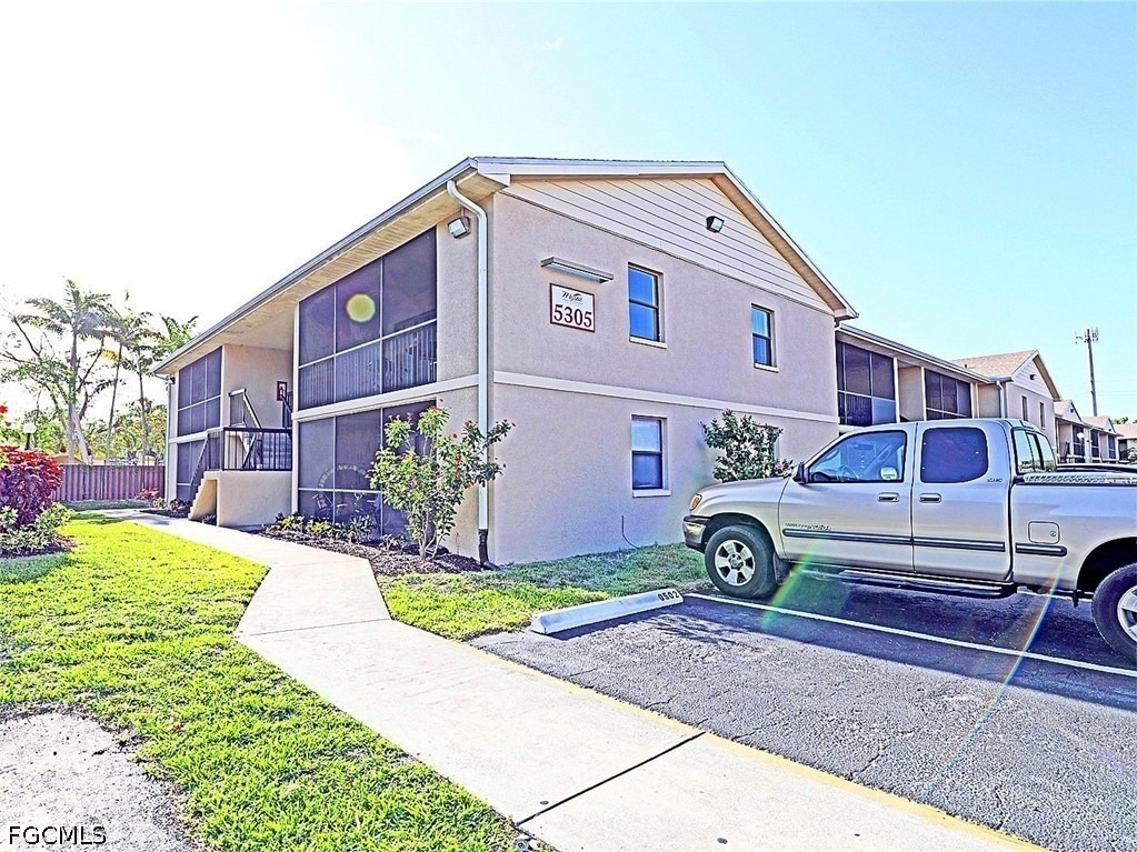 5305 Summerlin Road - Photo 0