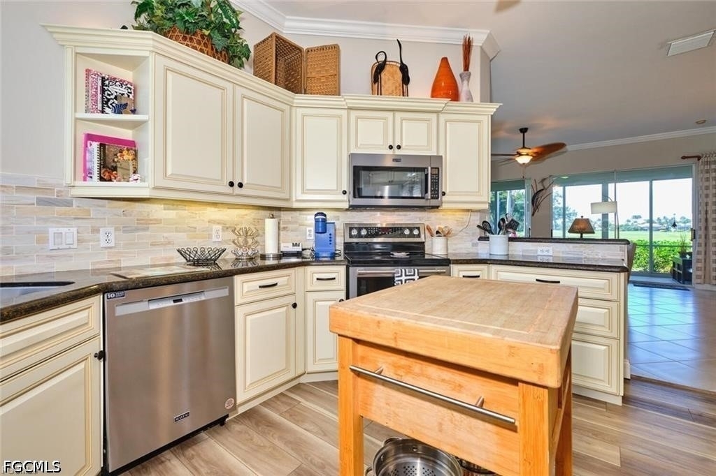 9240 Willowcrest Court - Photo 24