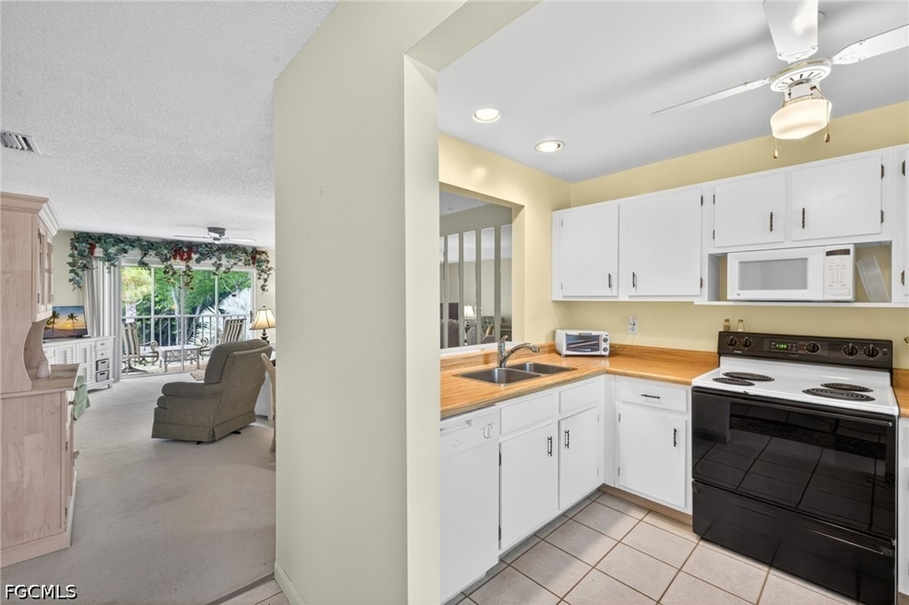 6184 Michelle Way - Photo 2