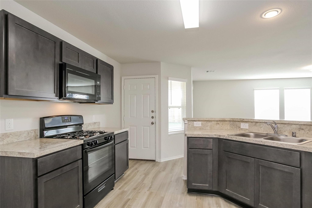 3515 Atascocita Elm Drive - Photo 2