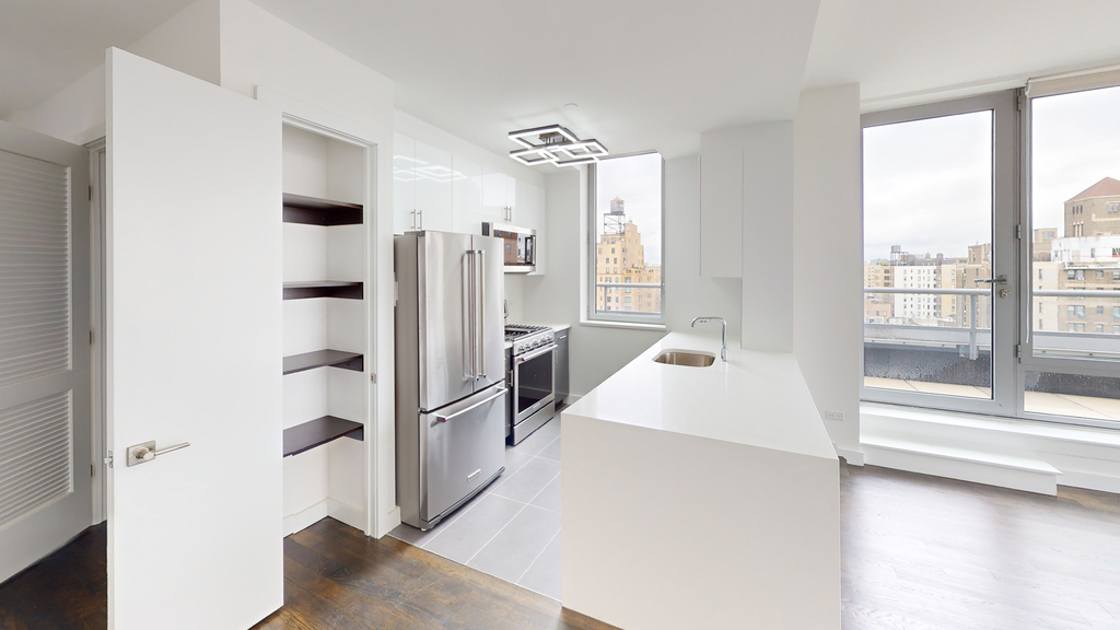 808 Columbus Ave - Photo 1